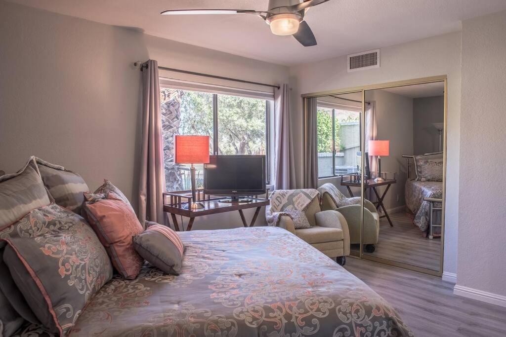 Charming Palm Desert Oasis - An Ideal Getaway Home Экстерьер фото